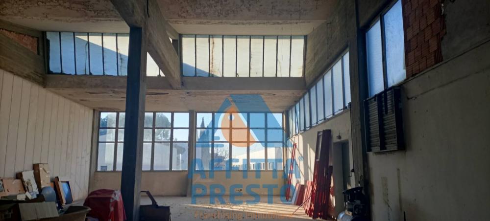 locale commerciale in affitto ad Empoli in zona Marcignana