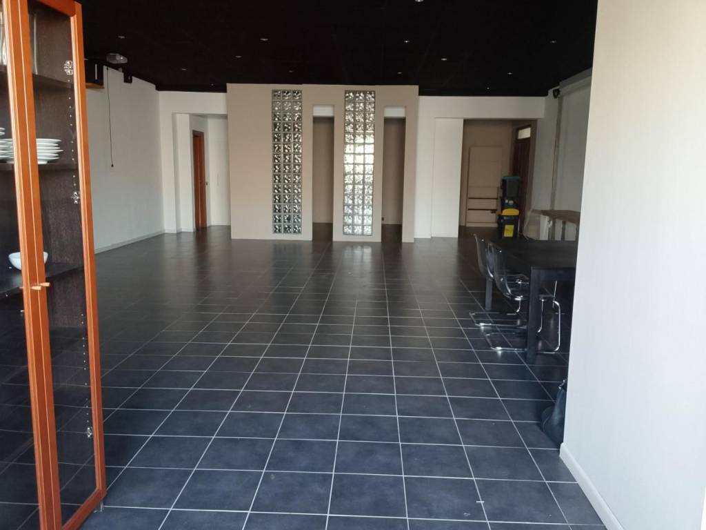 locale commerciale in affitto ad Empoli in zona Marcignana