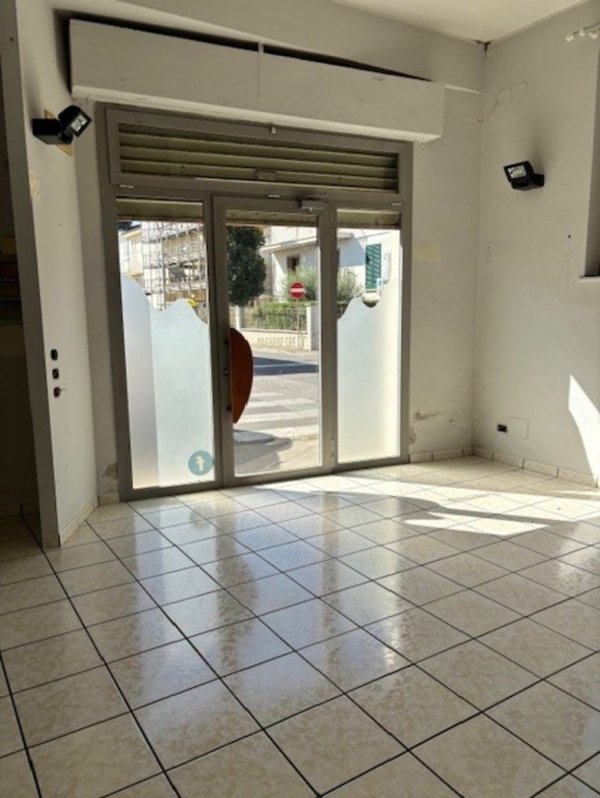 locale commerciale in affitto ad Empoli