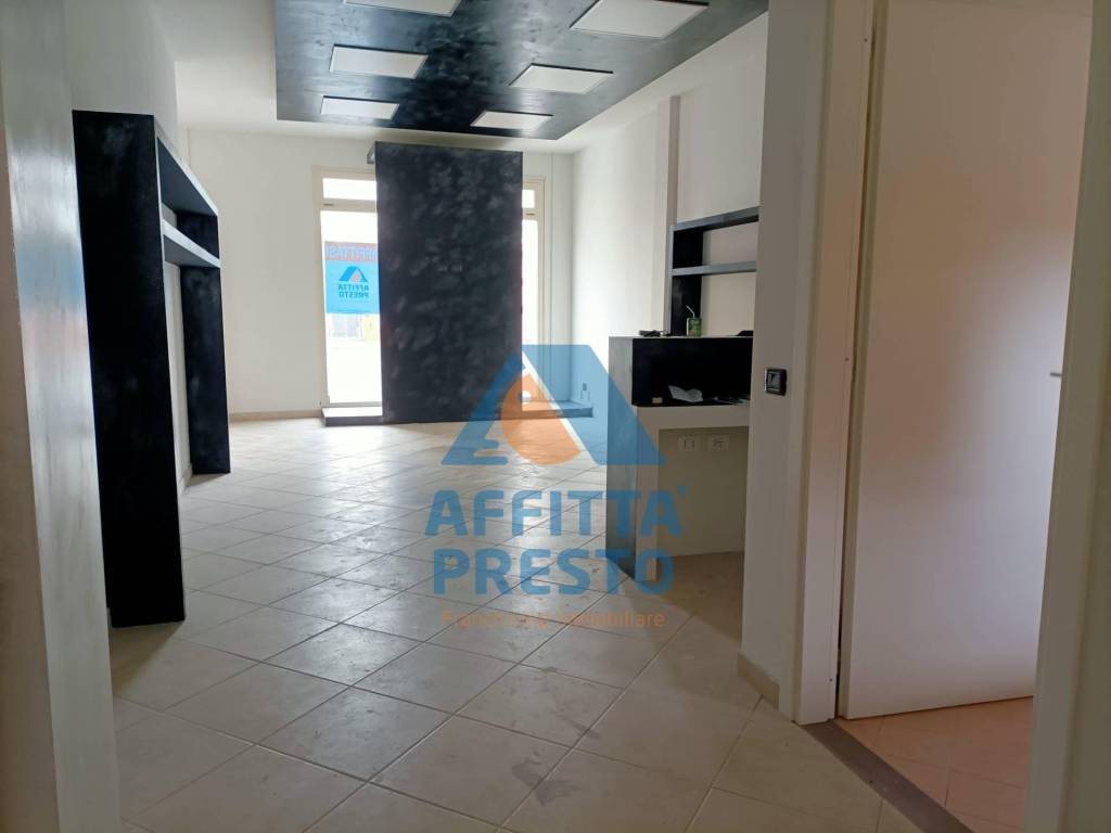 negozio in affitto ad Empoli