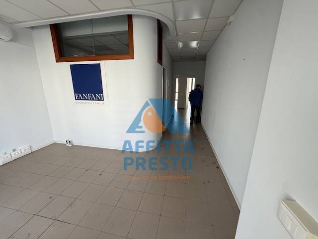 negozio in affitto ad Empoli