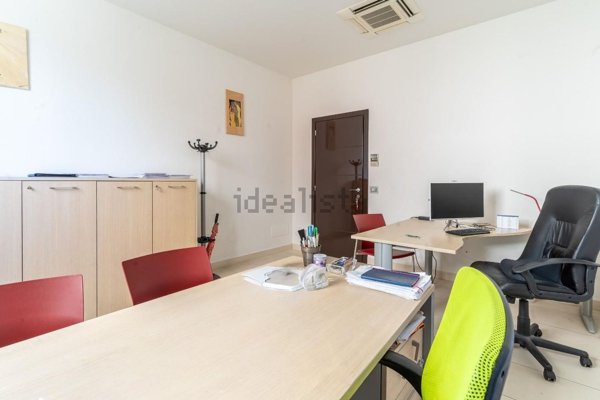 ufficio in affitto ad Empoli in zona Cortenuova
