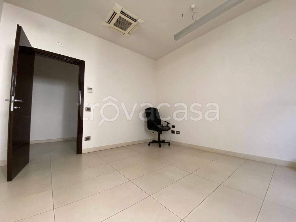 ufficio in affitto ad Empoli in zona Pontorme