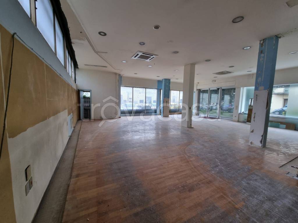 negozio in affitto ad Empoli in zona Centro Storico