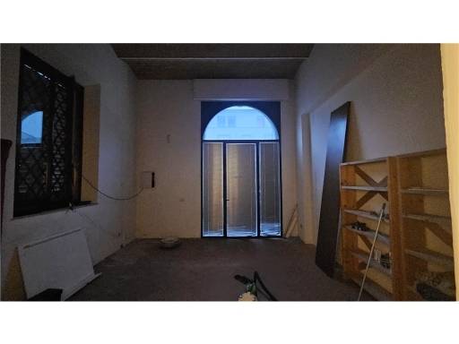 negozio in affitto ad Empoli