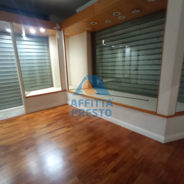 locale commerciale in affitto ad Empoli