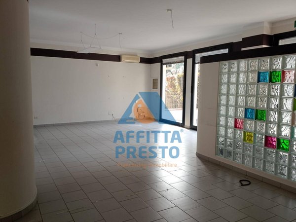 locale commerciale in affitto ad Empoli