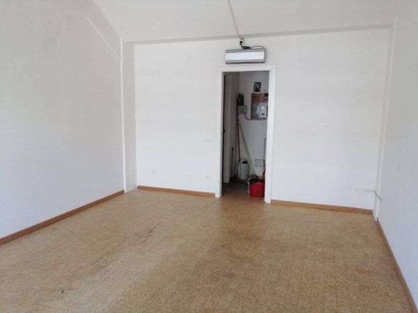 locale commerciale in affitto ad Empoli