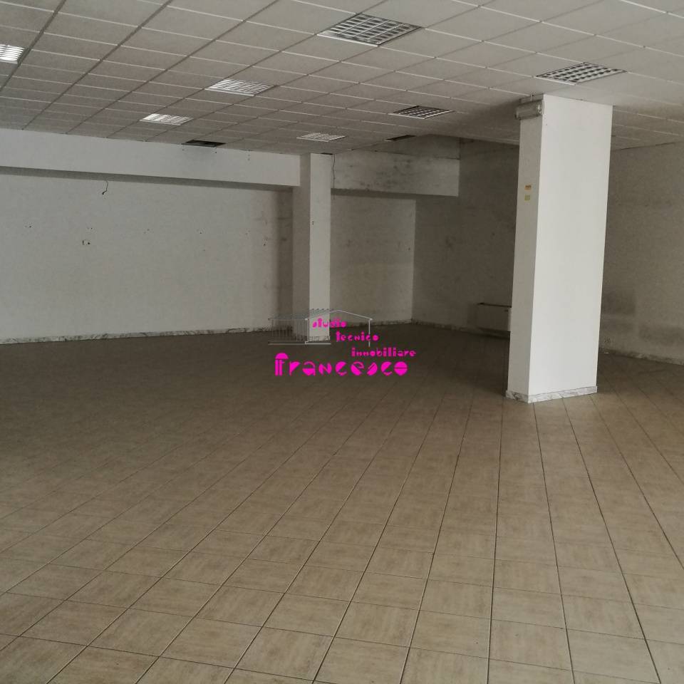 locale commerciale in affitto ad Empoli in zona Centro Storico