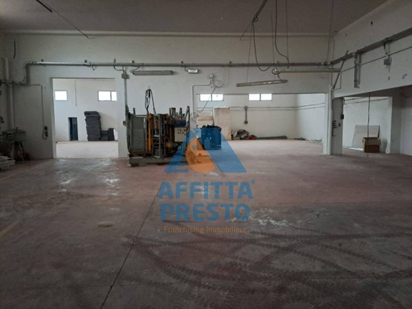 locale commerciale in affitto ad Empoli in zona Corniola