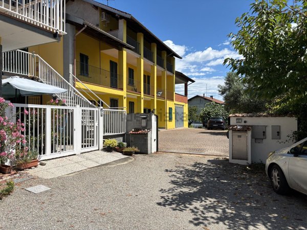 appartamento in affitto ad Agrate Conturbia