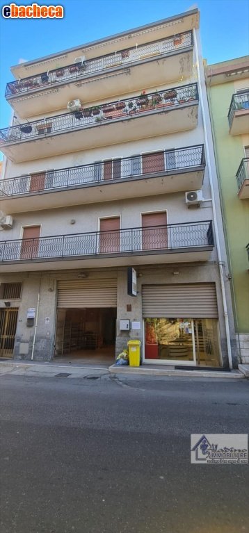 locale commerciale in affitto a Firenze