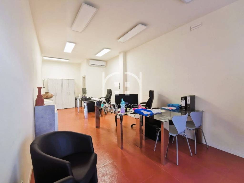 negozio in affitto a Firenze in zona Coverciano