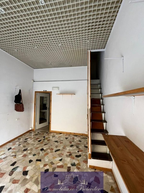 negozio in affitto a Firenze in zona Gavinana