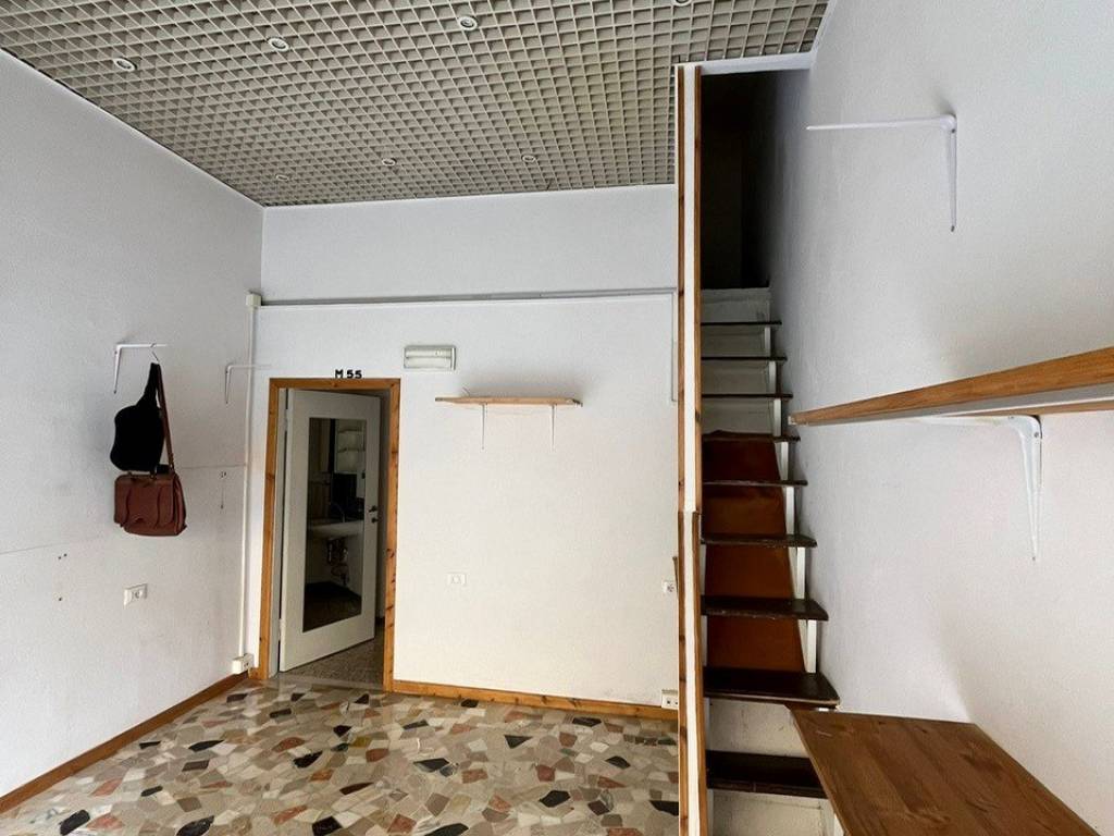 negozio in affitto a Firenze in zona Gavinana