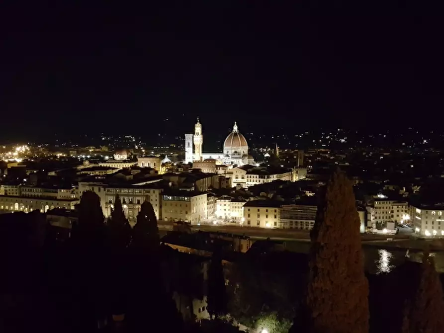 locale commerciale in affitto a Firenze