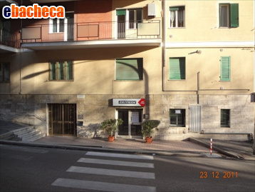 locale commerciale in affitto a Firenze