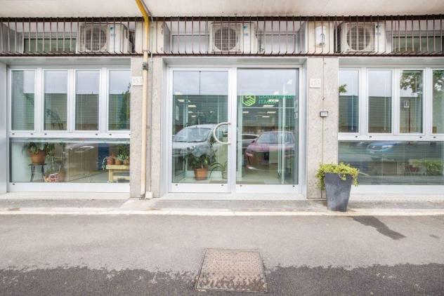 negozio in affitto a Firenze in zona Novoli