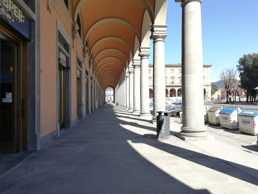 negozio in affitto a Firenze in zona Campo di Marte