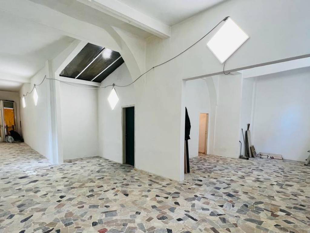 negozio in affitto a Firenze