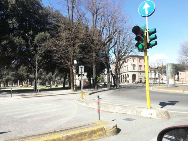 negozio in affitto a Firenze in zona Campo di Marte