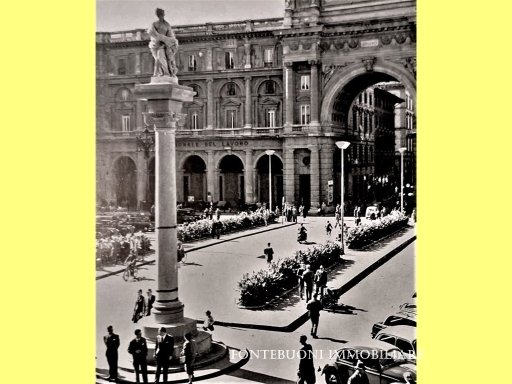 negozio in affitto a Firenze in zona Centro Duomo
