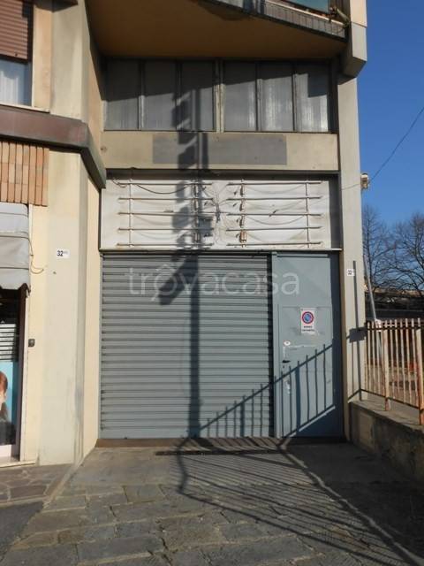 locale commerciale in affitto a Firenze in zona Legnaia