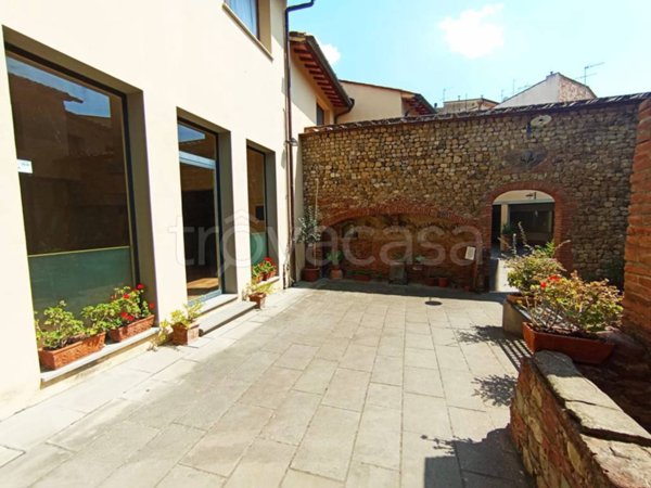 negozio in affitto a Firenze in zona Cintoia
