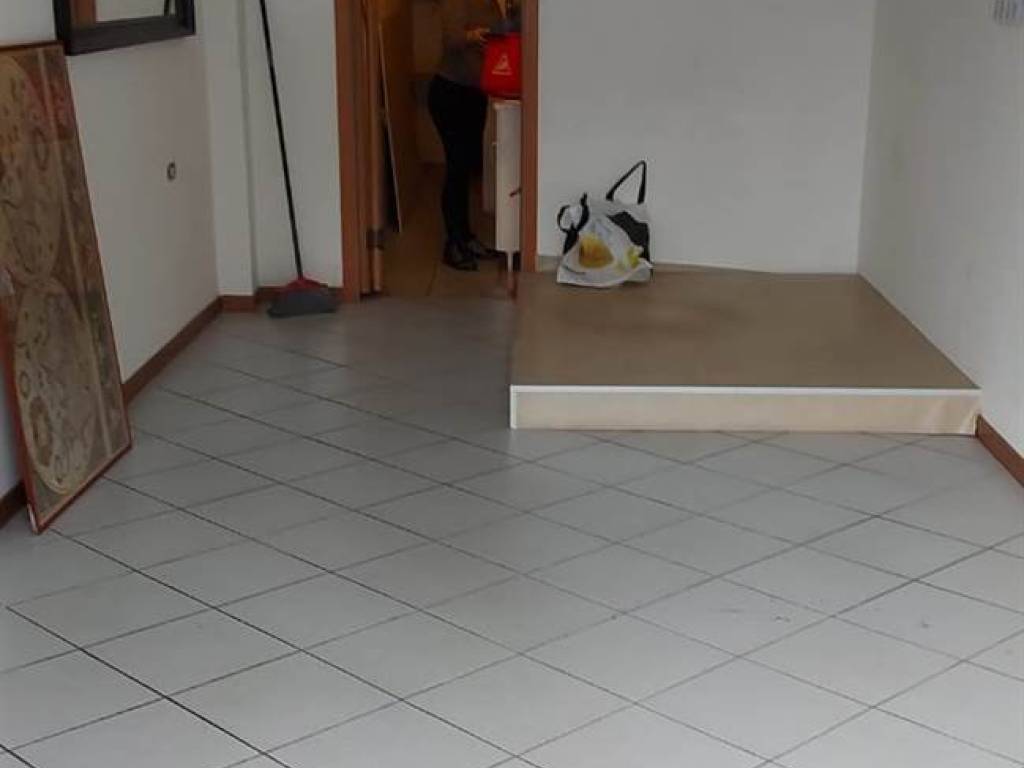 negozio in affitto a Firenze in zona Serpiolle