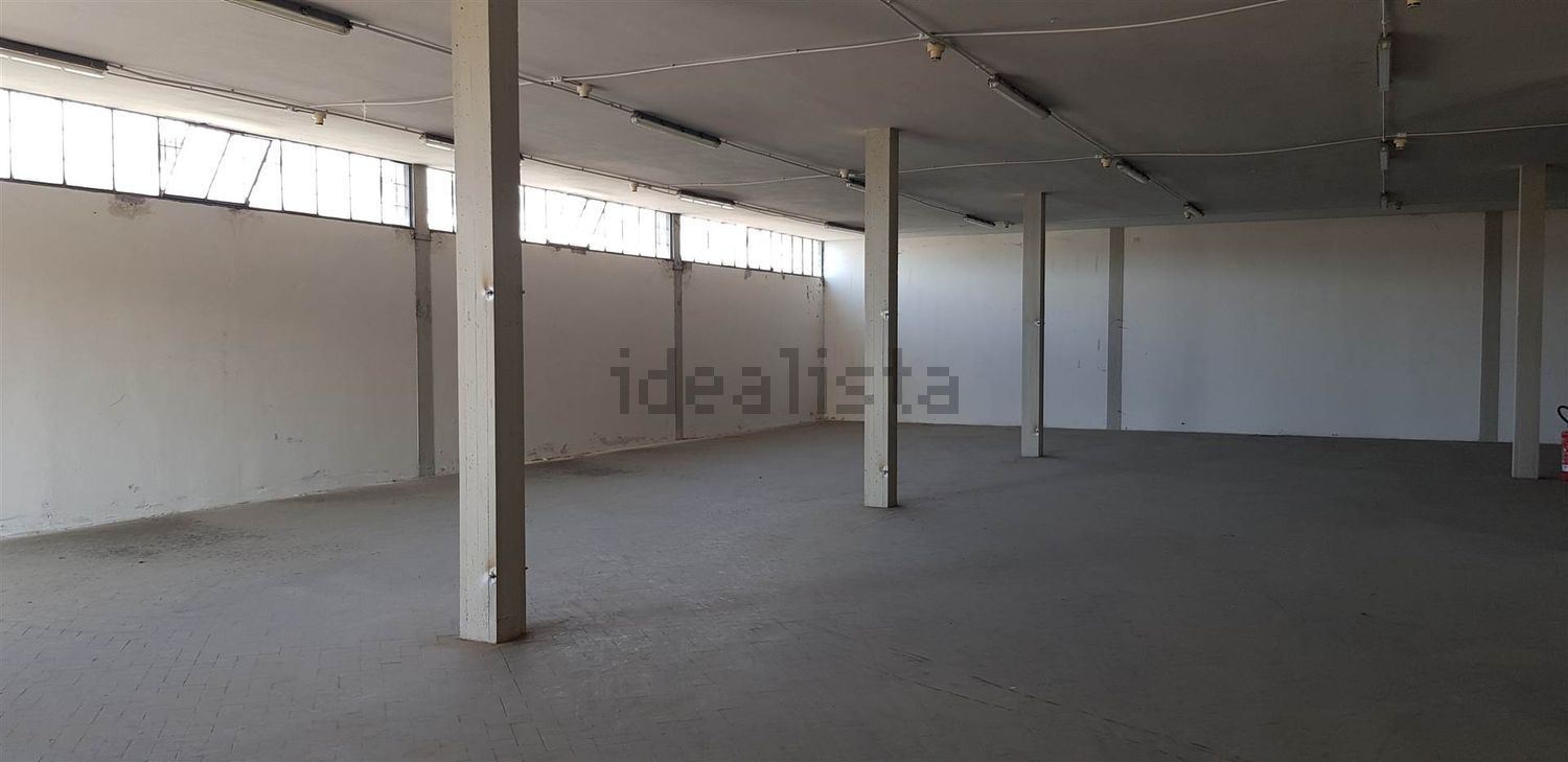 locale di sgombero in affitto a Firenze in zona Firenze Nova