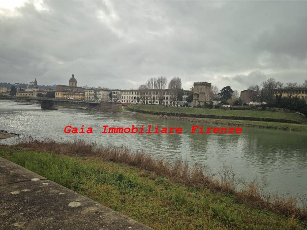 intera palazzina in affitto a Firenze