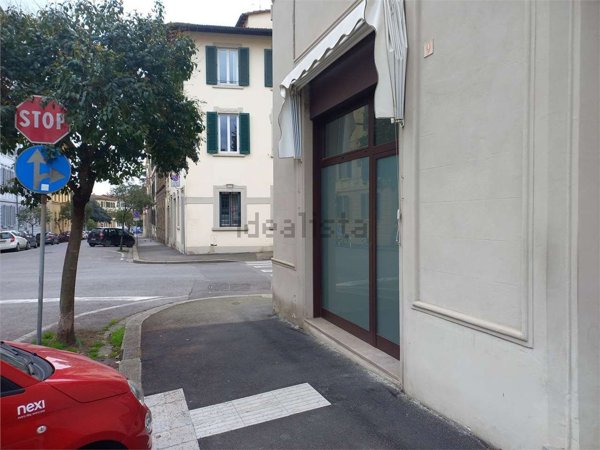 locale commerciale in affitto a Firenze in zona Campo di Marte