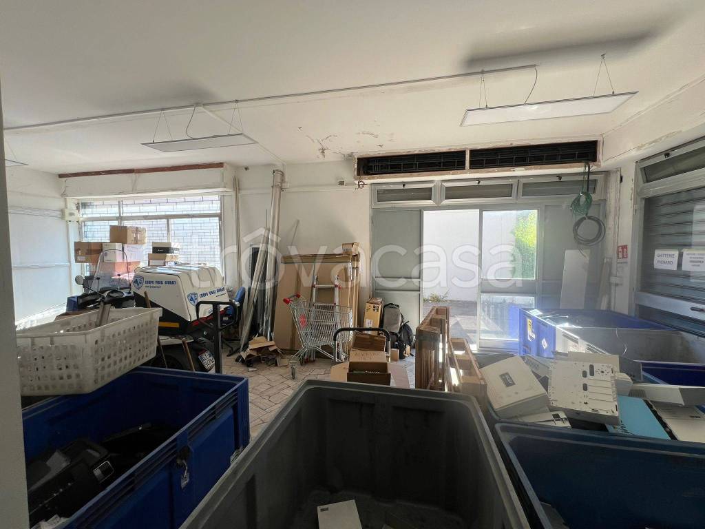 negozio in affitto a Firenze in zona Rovezzano