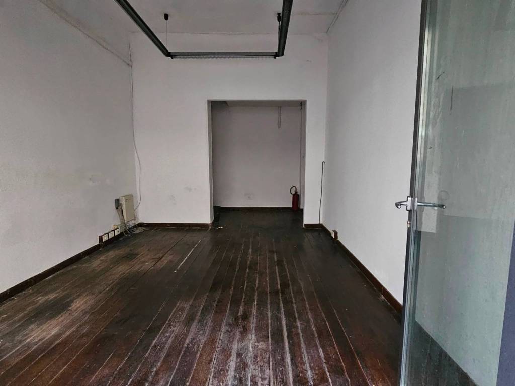 negozio in affitto a Firenze in zona Campo di Marte