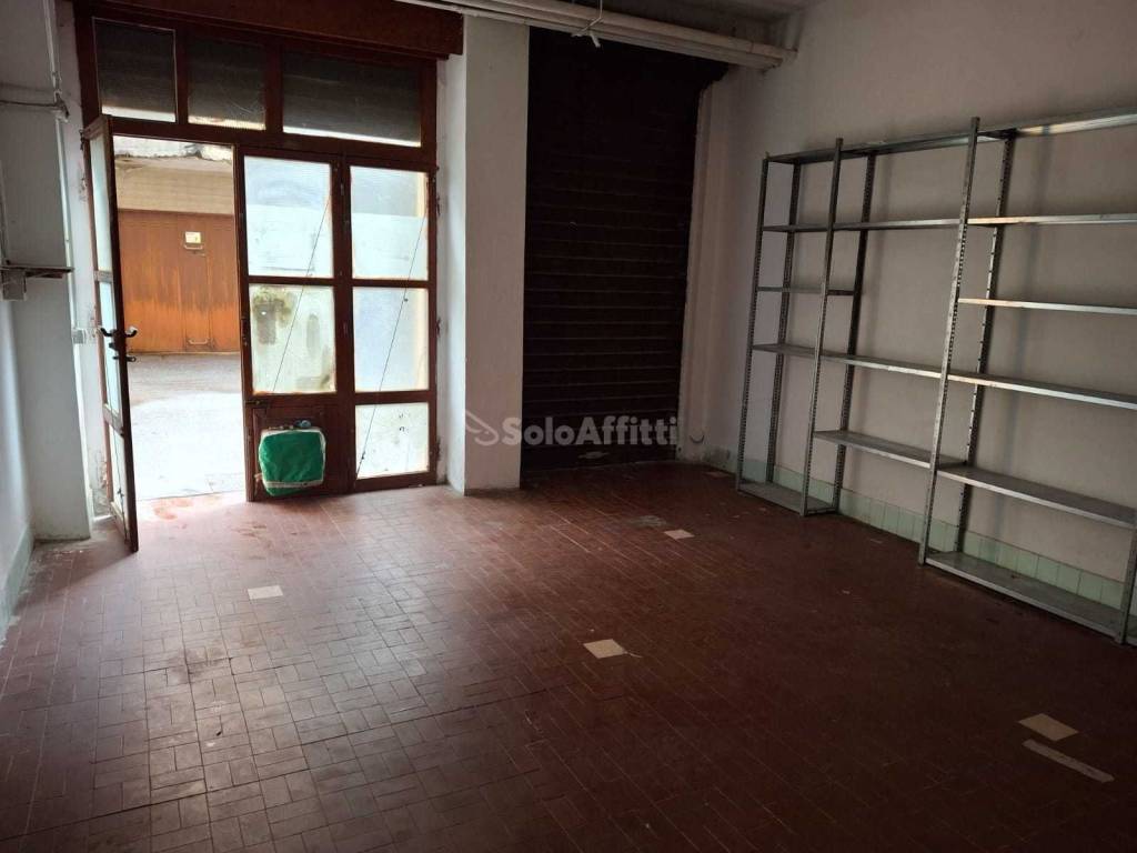 locale commerciale in affitto a Firenze in zona Novoli