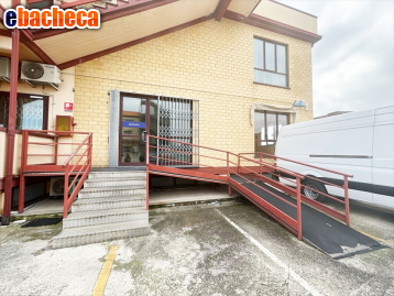 locale commerciale in affitto a Firenze