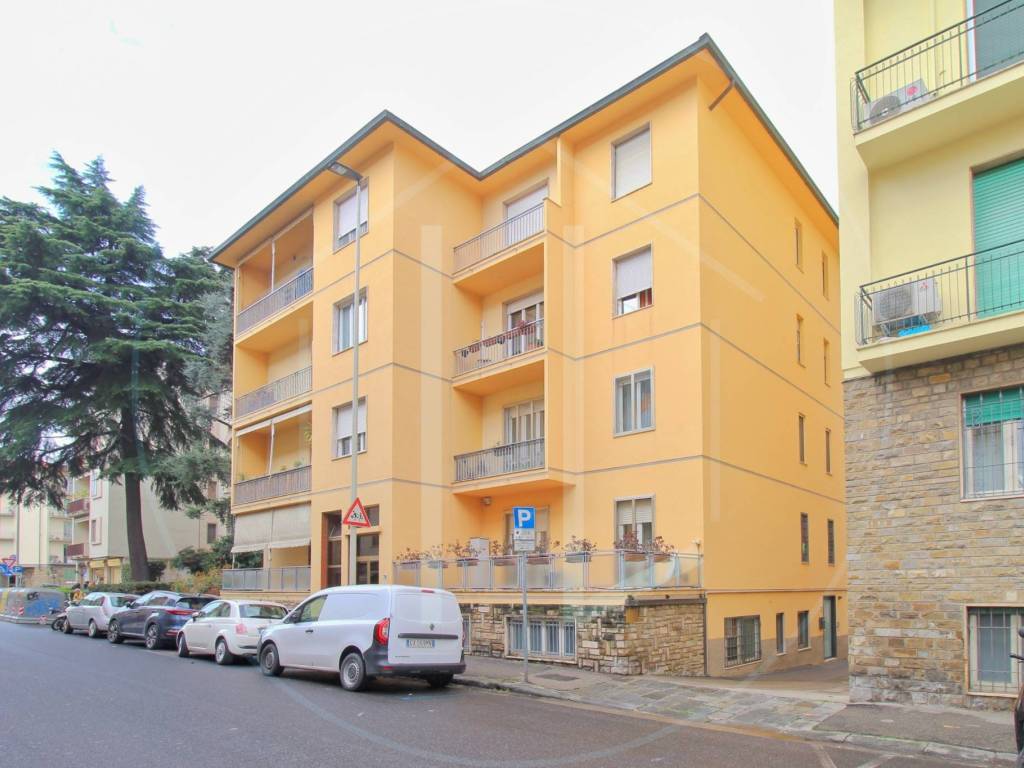 ufficio in affitto a Firenze in zona Legnaia