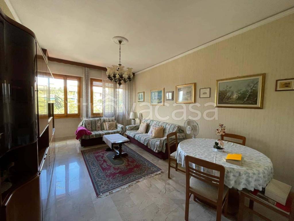 appartamento in affitto a Firenze in zona Isolotto