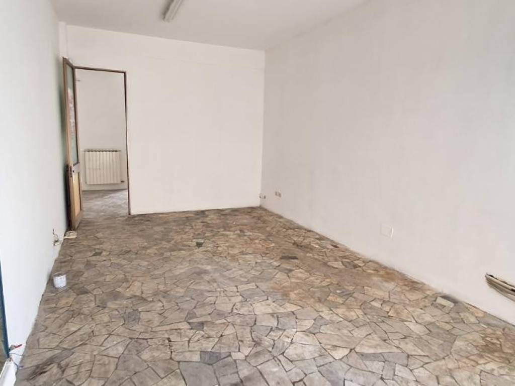 negozio in affitto a Firenze in zona Rifredi