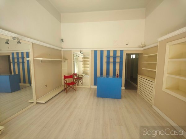 negozio in affitto a Firenze in zona Coverciano