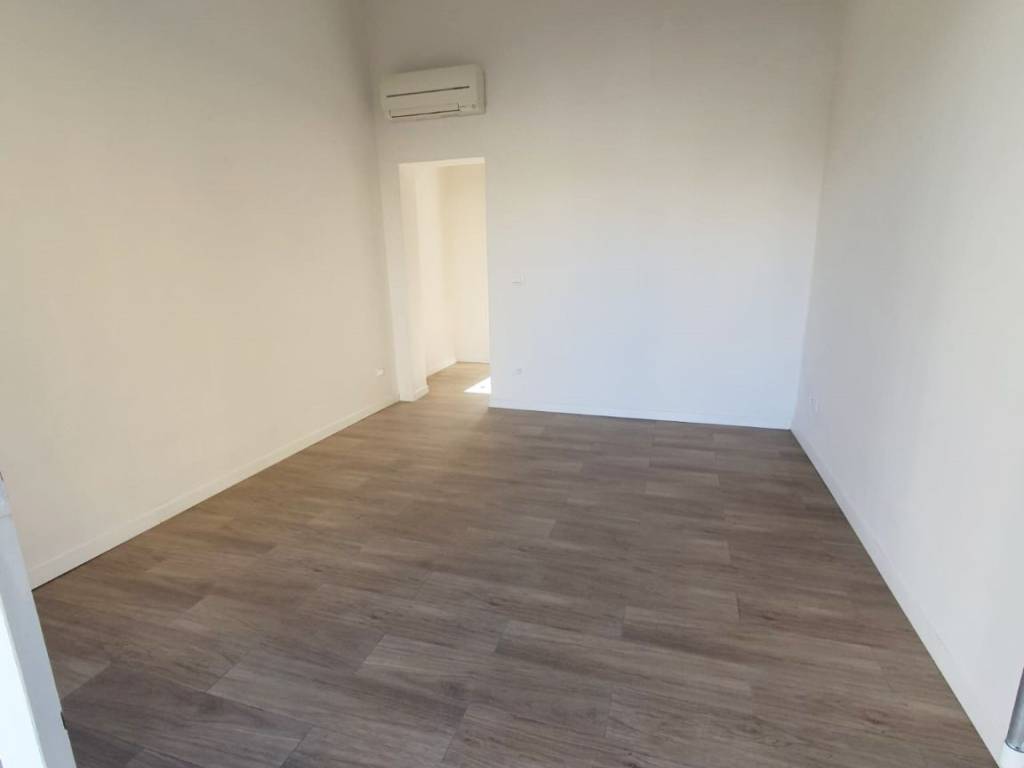 negozio in affitto a Firenze in zona Campo di Marte