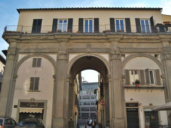 quadrivano in affitto a Firenze in zona Centro Santa Croce