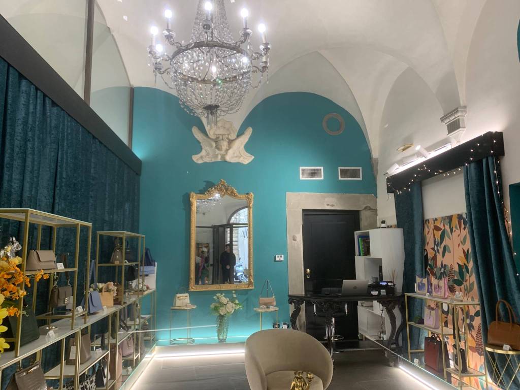 negozio in affitto a Firenze in zona Centro San Frediano