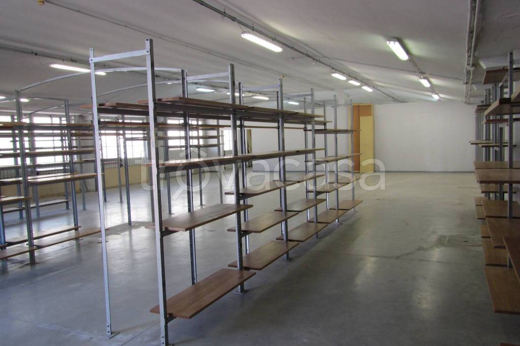 locale commerciale in affitto a Firenze in zona Galluzzo