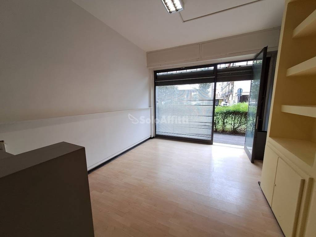 negozio in affitto a Firenze in zona Careggi