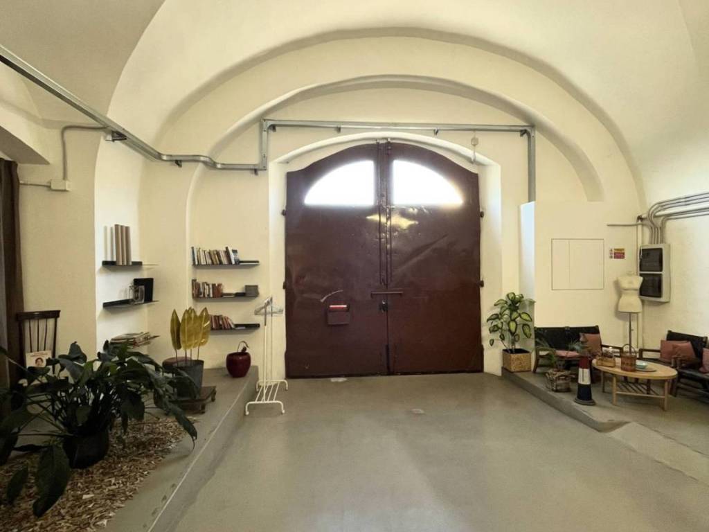 negozio in affitto a Firenze in zona Careggi