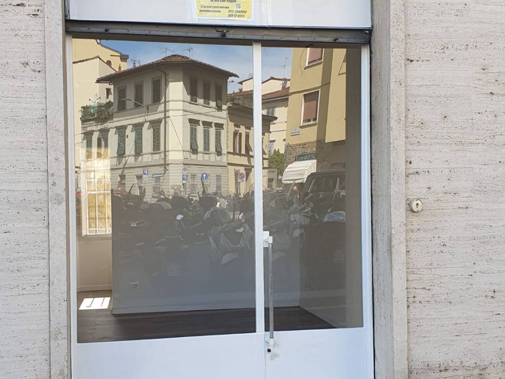 negozio in affitto a Firenze in zona Campo di Marte