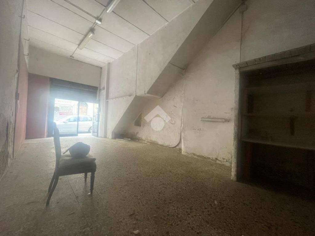 negozio in affitto a Firenze in zona Centro San Frediano