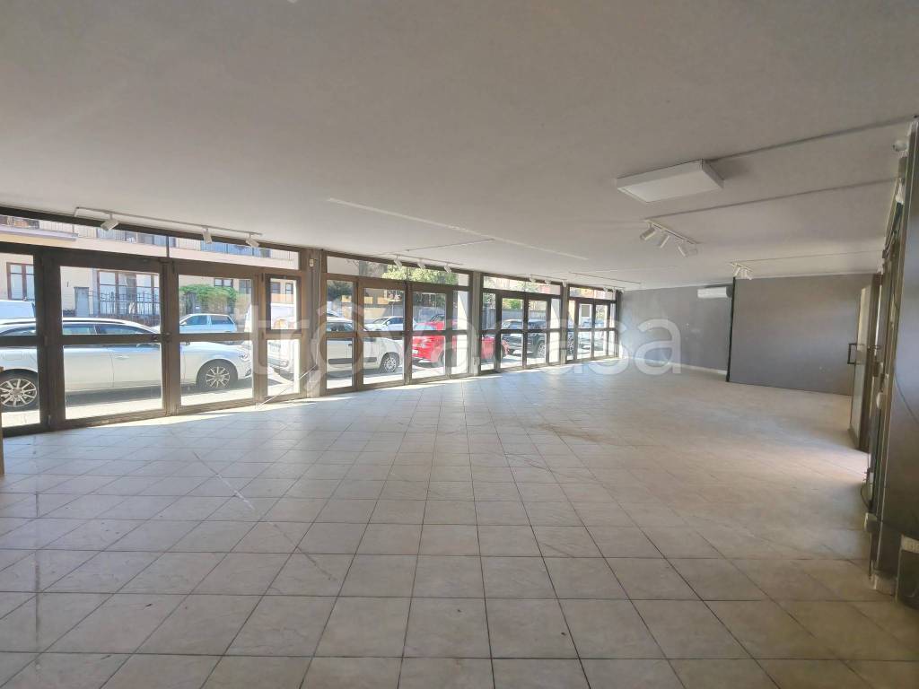 negozio in affitto a Firenze in zona Legnaia