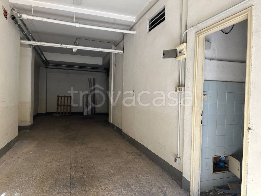 locale commerciale in affitto a Firenze